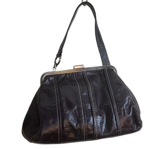 Kenneth Cole. Black Y2K Small Leather Clutch w/ matte Silver toned hardware.